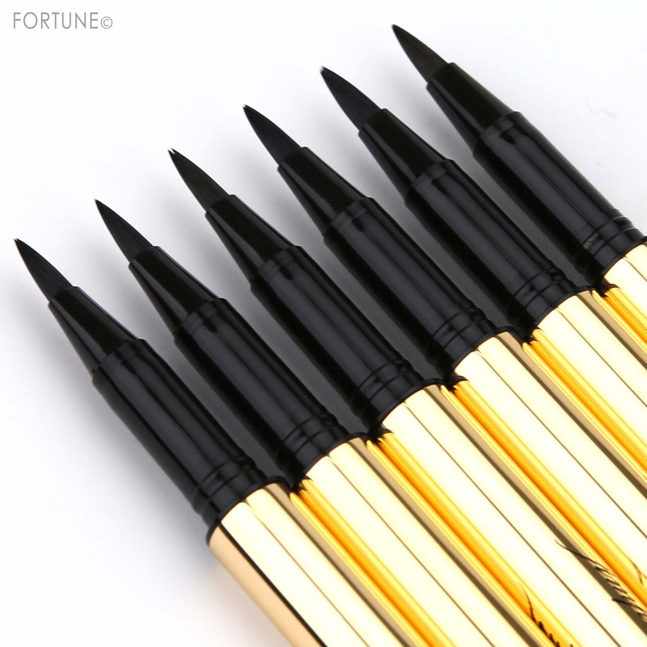 《アンプリチュード》2020年秋冬新作「Amplitude ロングラスティング リキッドアイライナー（全6色）」