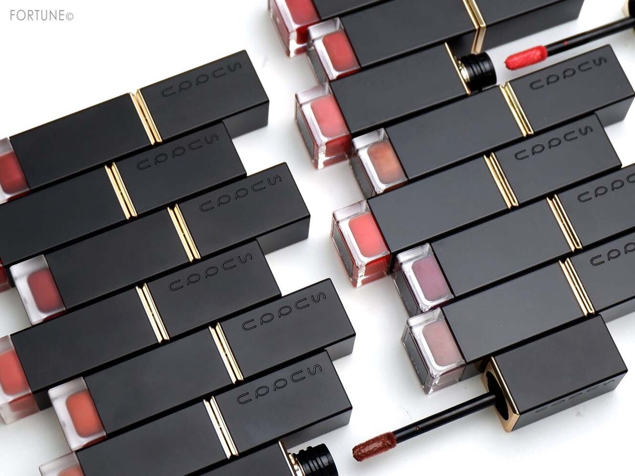 画像：SUQQU（スック）『SUQQU コンフォート リップ フルイド フォグ』『SUQQU コンフォート リップ フルイド グロウ』