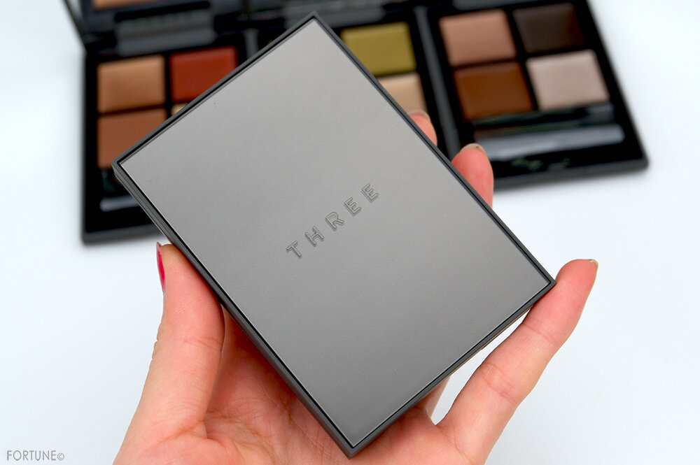 画像：『THREE ディメンショナルビジョンアイパレットアリー』