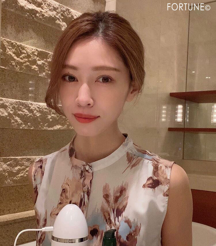 【FORTUNE美女ポーチ Vol.24】一児の母・モデル・インスタグラマー・美容雑誌“VOCE”のブロガーとして活動する「石黒美帆」さん