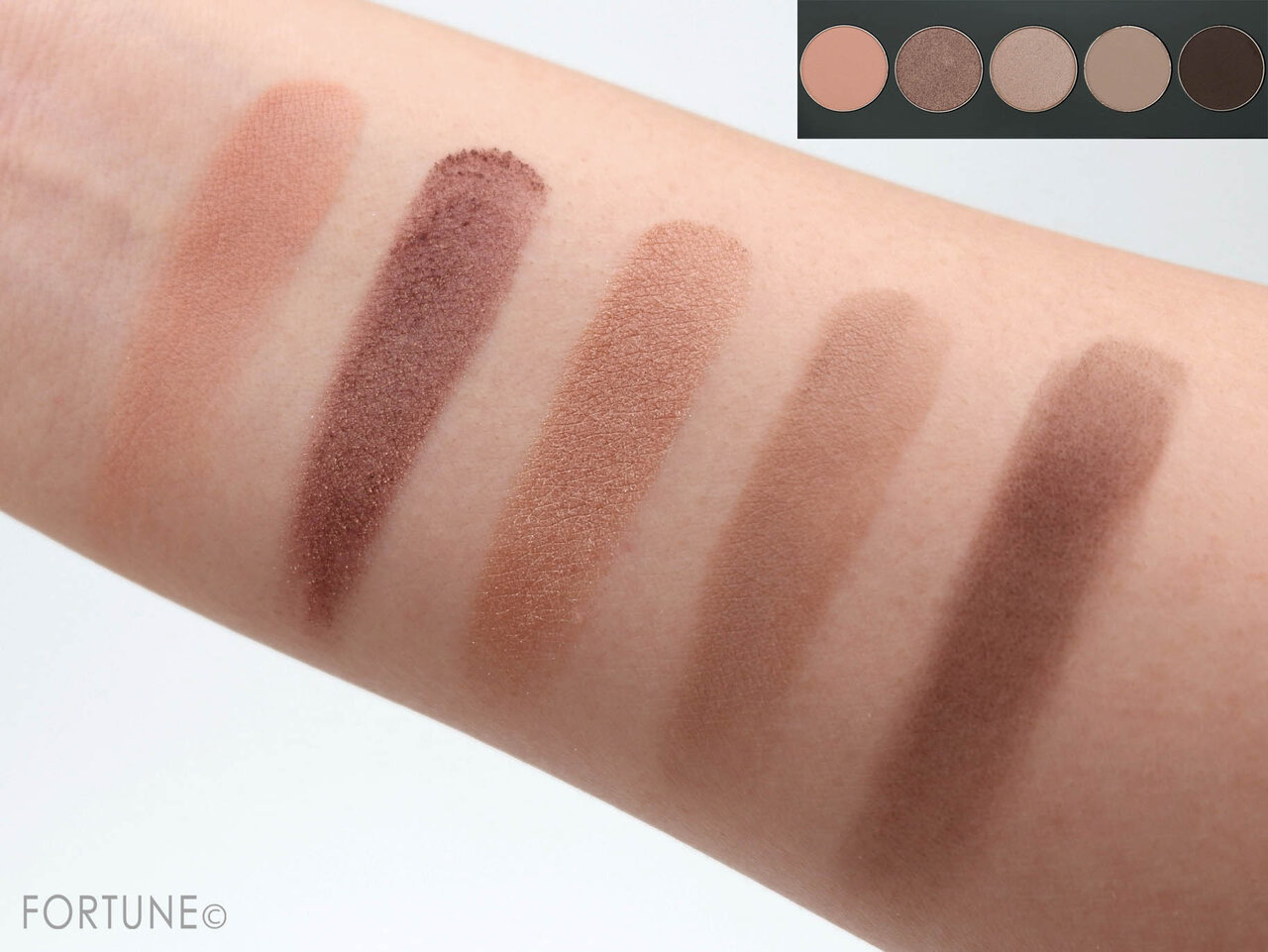 画像：BOBBI BROWN（ボビイ ブラウン）リアル ヌード コレクション『ヌード アイシャドウ パレット』