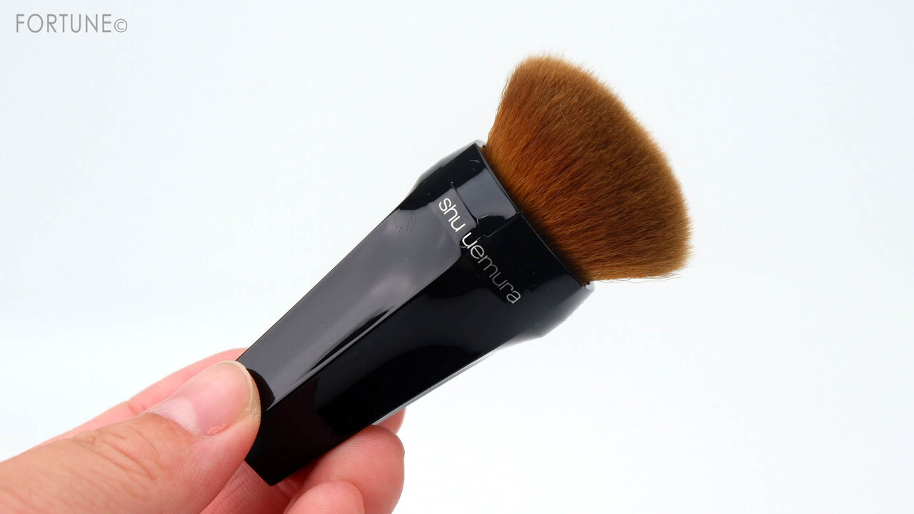 画像：shu uemura（シュウ ウエムラ）『ペタル 30R ブラシ』