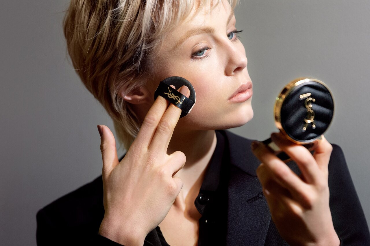 YSL（イヴ・サンローラン）「アンクル ド ポー ルクッションN」