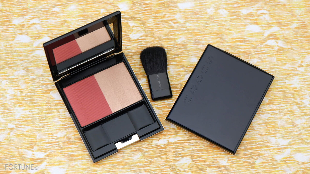 画像：2020クリスマスコフレ「SUQQU ピュア カラー ブラッシュ」