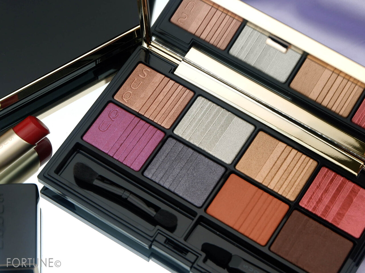 画像：2020クリスマスコフレ『SUQQU 2020 ホリデー アイシャドウ コンパクト』