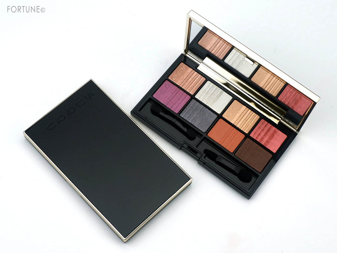 画像：2020クリスマスコフレ『SUQQU 2020 ホリデー アイシャドウ コンパクト』