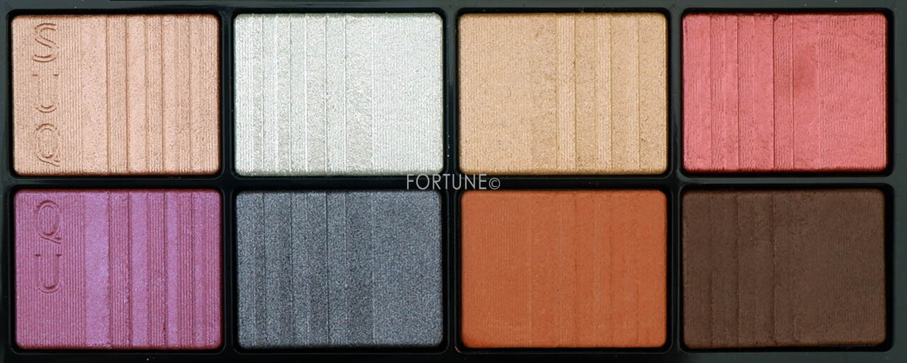 画像：2020クリスマスコフレ「SUQQU 2020 ホリデー アイシャドウ コンパクト」