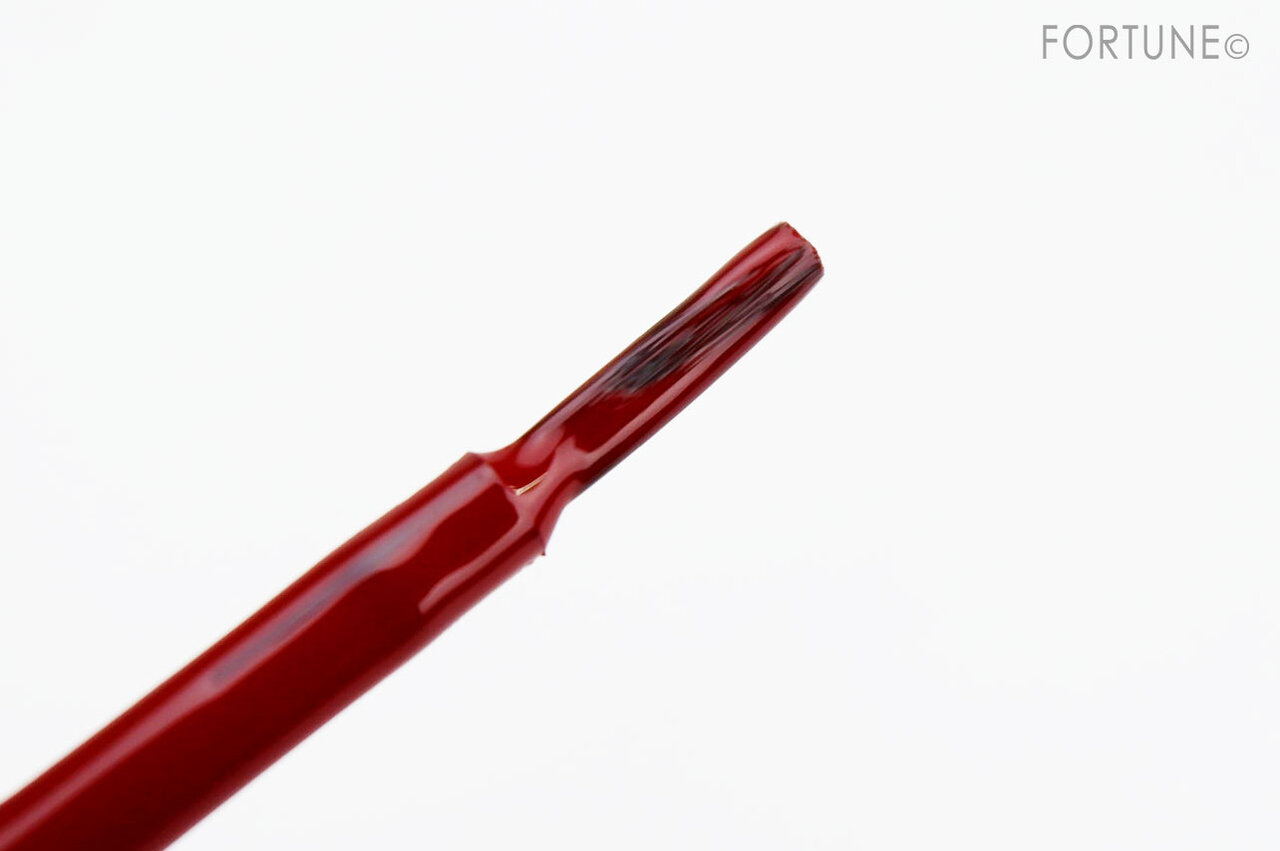 画像：2020クリスマスコフレ「RMK ホリデールック レッドメイクアップキット 2020」ネイルポリッシュ