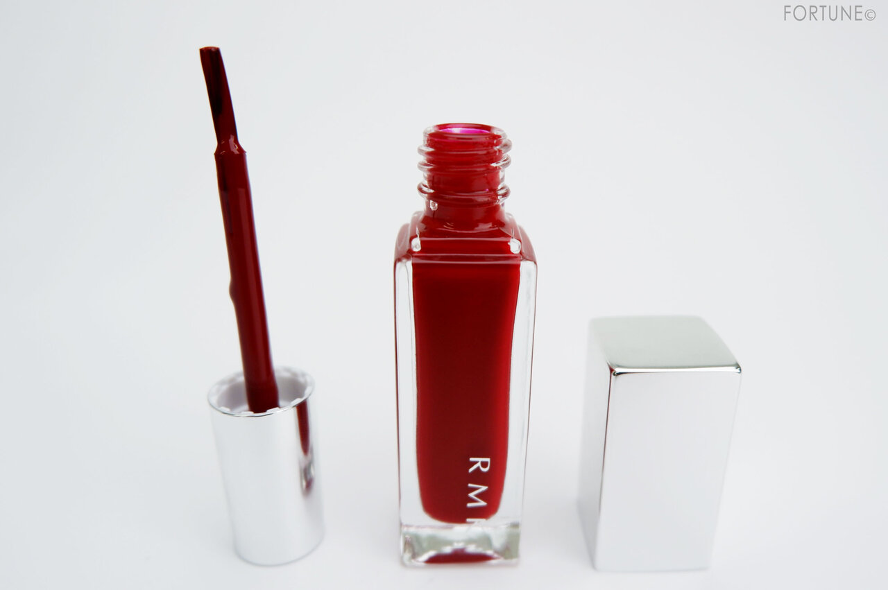 画像：2020クリスマスコフレ「RMK ホリデールック レッドメイクアップキット 2020」ネイルポリッシュ