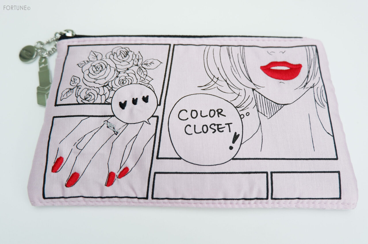 画像：2020クリスマスコフレ「RMK ホリデールック レッドメイクアップキット 2020」オリジナルポーチ