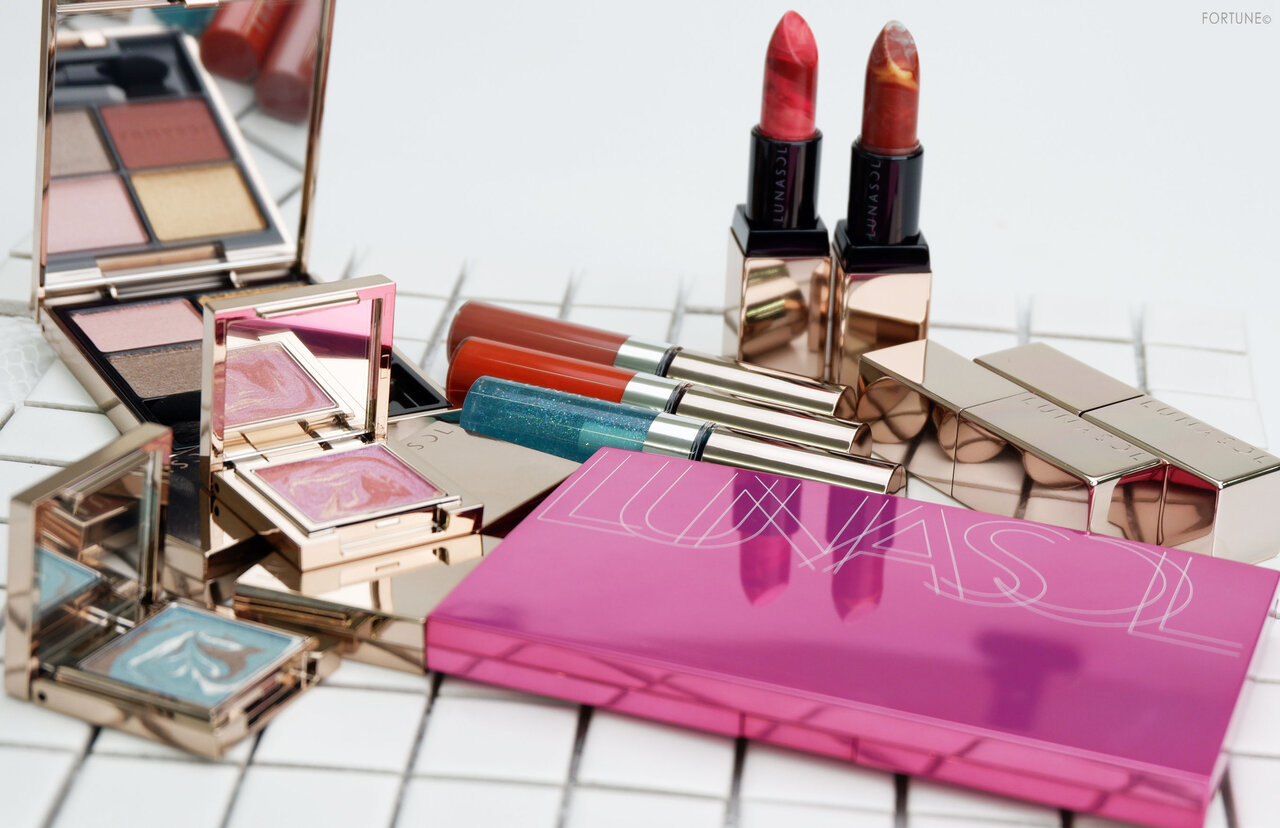 画像：LUNASOL（ルナソル）2020クリスマスコフレ