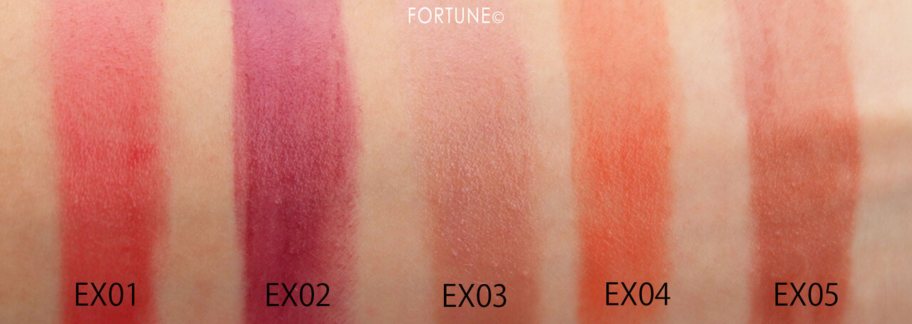 LUNASOL（ルナソル）2020クリスマスコフレ『マージングカラーリップブラッシュ』