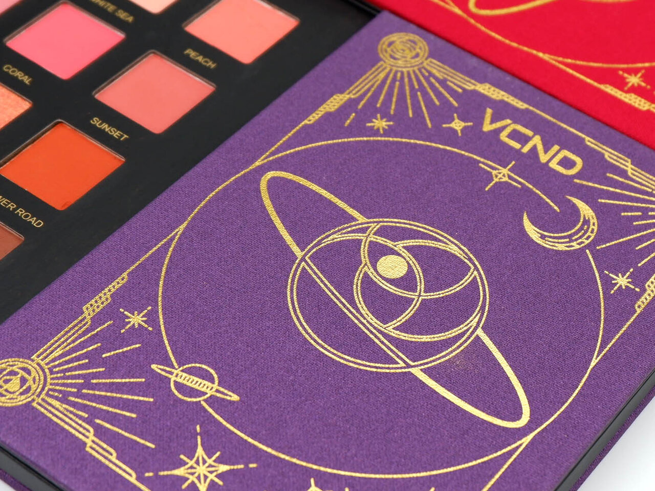 VCND「星空12色アイシャドウパレット」中国コスメ