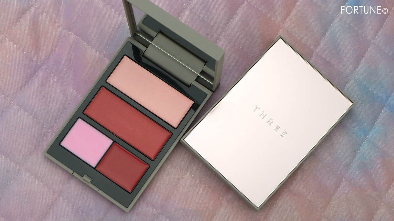 THREE(スリー) 2020秋限定パレット『THREE グローフリーダムパレットライジング』