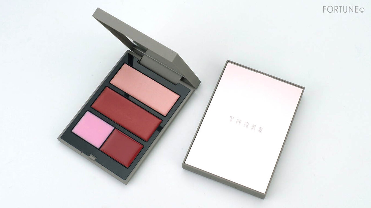 THREE(スリー) 2020秋限定パレット『THREE グローフリーダムパレットライジング』