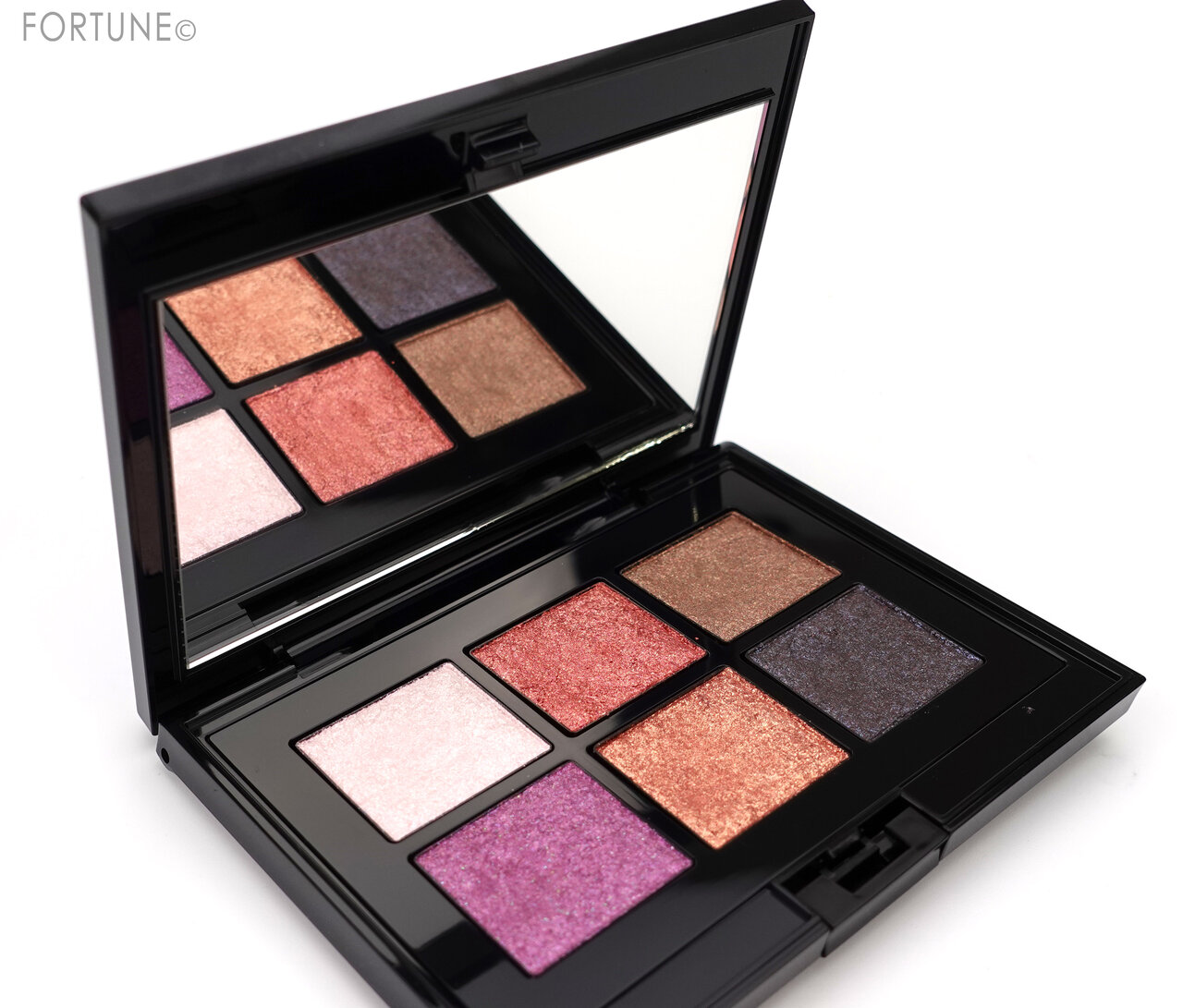 画像：ADDICTION（アディクション）クリスマスコフレ「ホリデー アディクション “イリディセント ユーフォリア”」