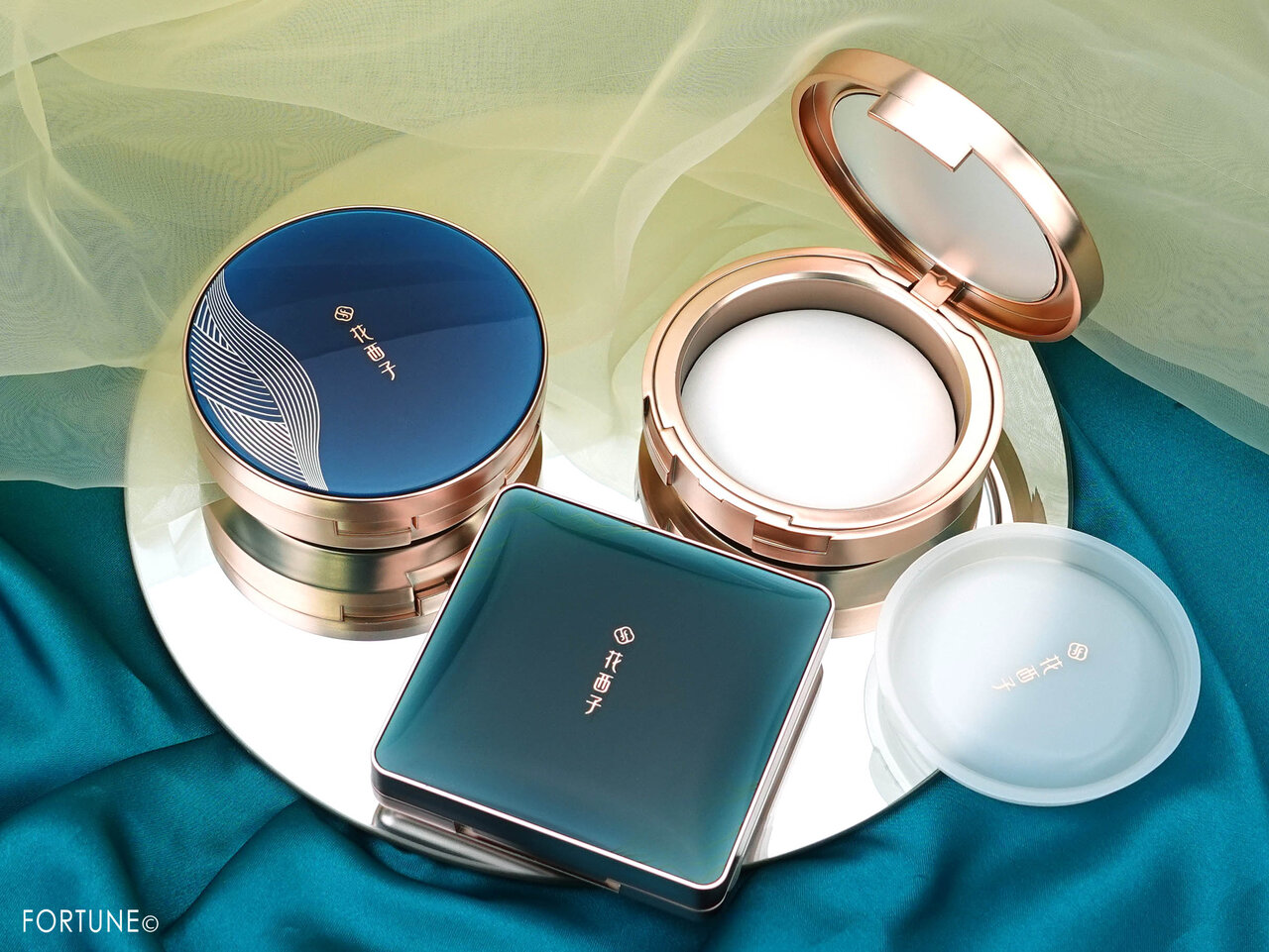 花西子 玉女桃花蚕丝蜜粉饼(玉女桃花絹糸　プレストフェイスパウダー