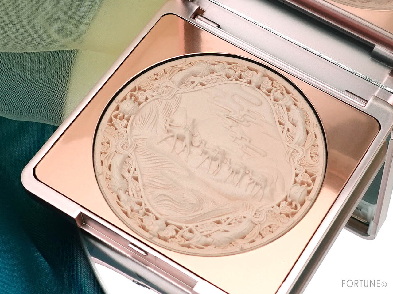  花西子 花西子／玉女桃花絹糸 プレストフェイスパウダー／ 丝绸之路蜜粉饼(シルクロード フェイスパウダー)