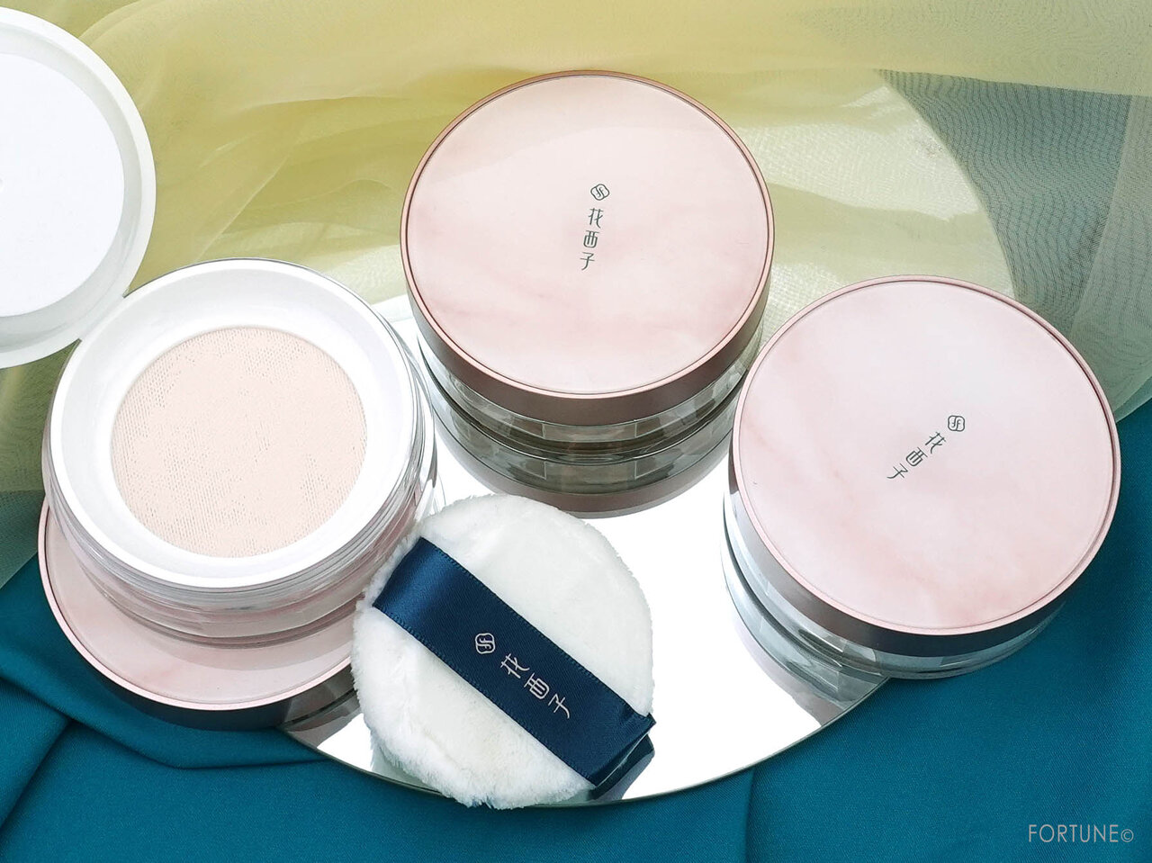 花西子／玉女桃花 エアフェイスパウダー