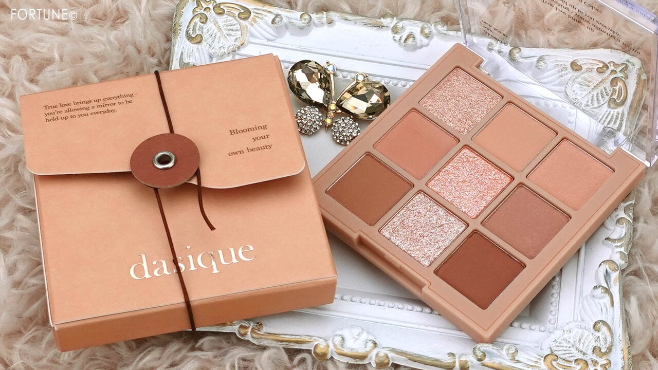 画像：dasique（デイジーク）『デイジークシャドウパレット』05 サンセットミュリー