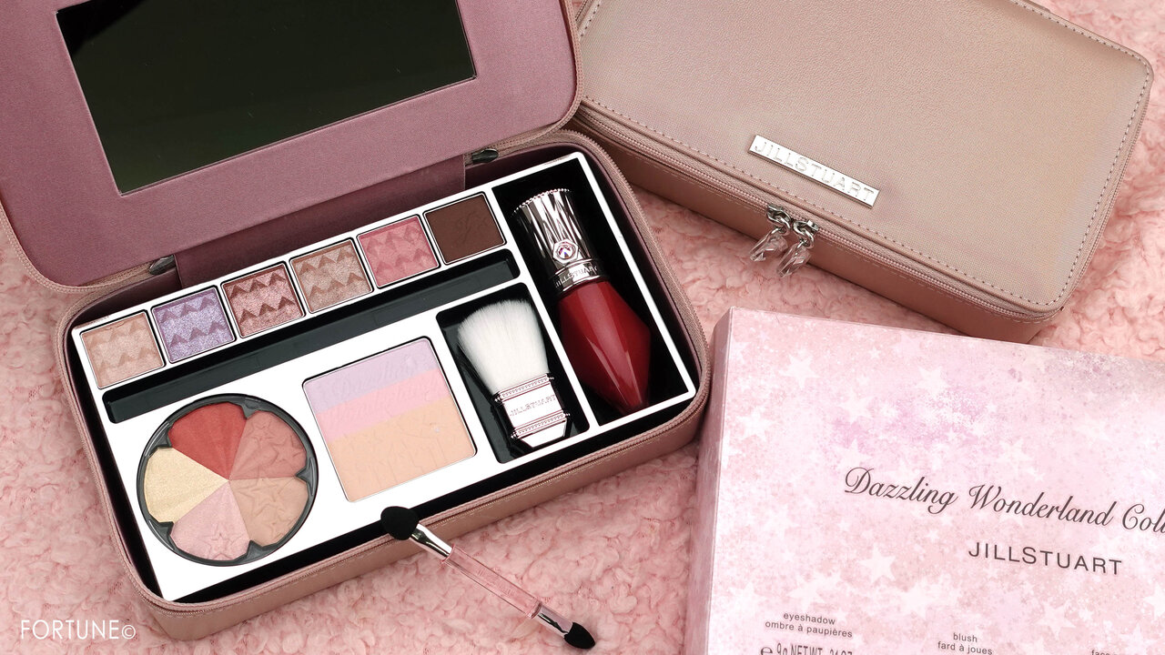 画像：JILL STUART Beauty（ジルスチュアート ビューティ）2020クリスマスコフレ『ジルスチュアート ダズリングワンダーランド コレクション』