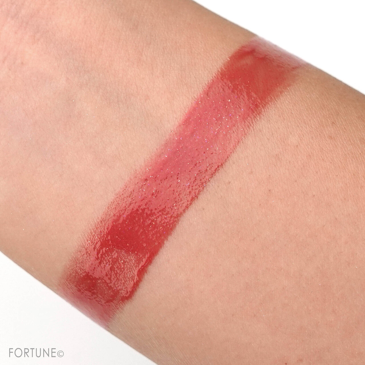 画像：JILL STUART Beauty（ジルスチュアート ビューティ）2020クリスマスコフレ『ジルスチュアート ダズリングワンダーランド コレクション』「ルージュ クリスタル カラット ダズリングワンダーランド」