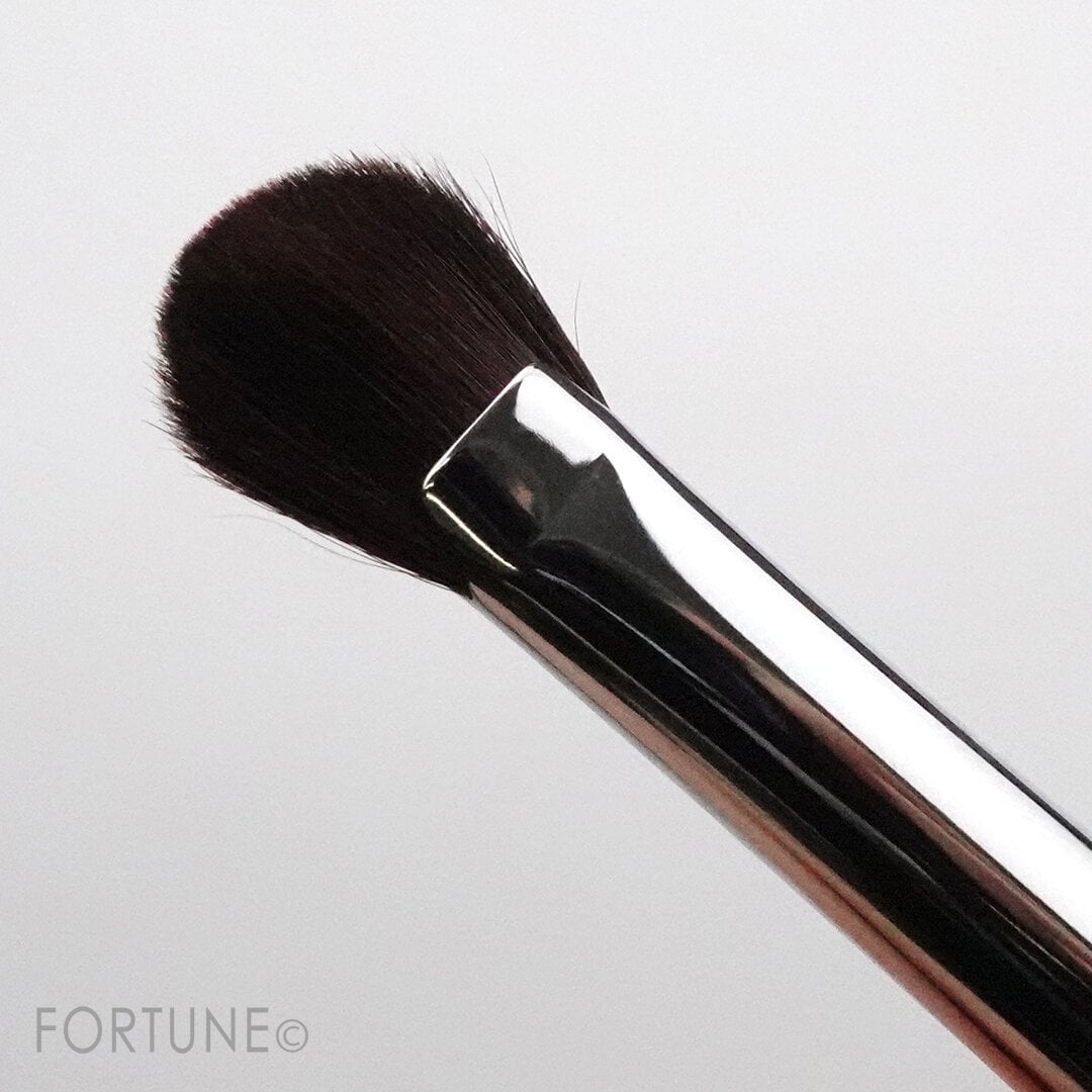 WHOMEE（フーミー） 2020年冬 新作コスメ 『make brush brow KUMANO（アイブロウブラシ 扇型 熊野筆）』