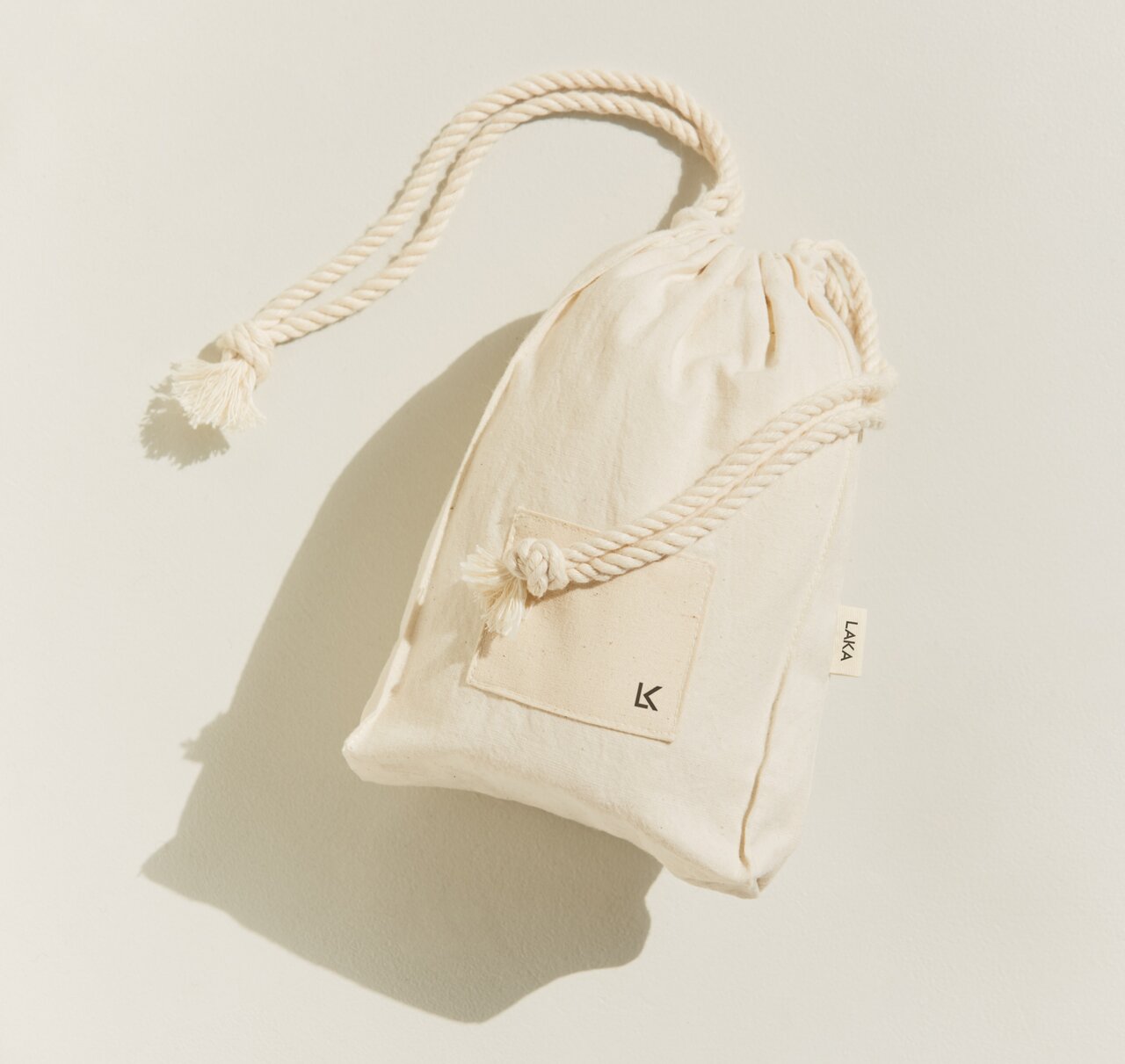 韓国コスメ LAKA(ラカ) 日本限定クリスマスコフレ 2020 新作コスメ「ジャストアイパレット限定セット」luff コラボポーチ