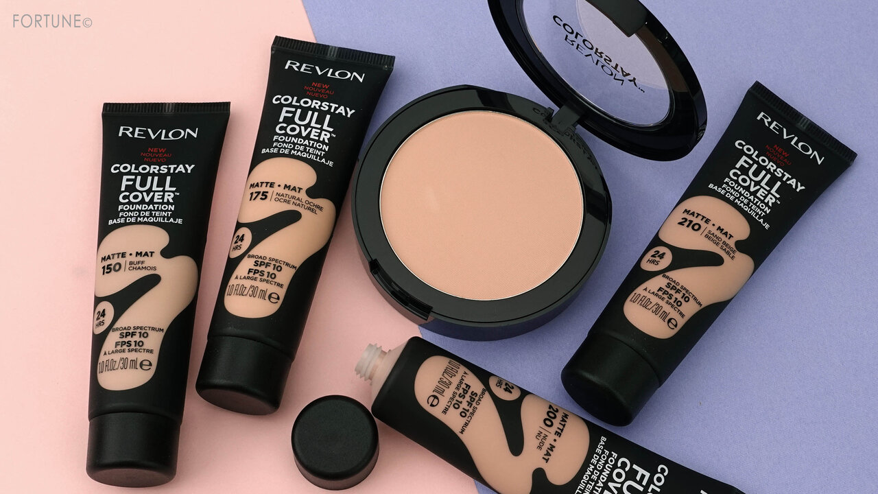 REVLON(レブロン) 2020年秋冬 新作コスメ 新色『レブロン カラーステイ プレスト パウダー N　830 ライト/ミディアム』『レブロン カラーステイ フル カバー ファンデーション N』スウォッチ・使用レポ・レビュー