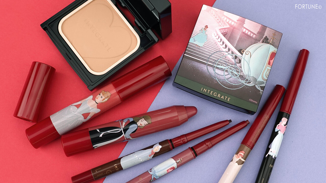 資生堂 インテグレート ディズニーコラボ/シンデレラ限定デザイン 2020年秋冬新作コスメ　スウォッチ・使用レポ・レビュー