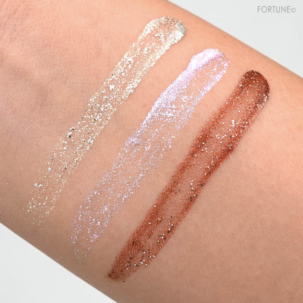 ADDICTION(アディクション) 2020年秋冬 新作コスメ「アディクション ザ リキッド アイシャドウ ウルトラスパークル」レビュー・使用レポ・全色スウォッチ