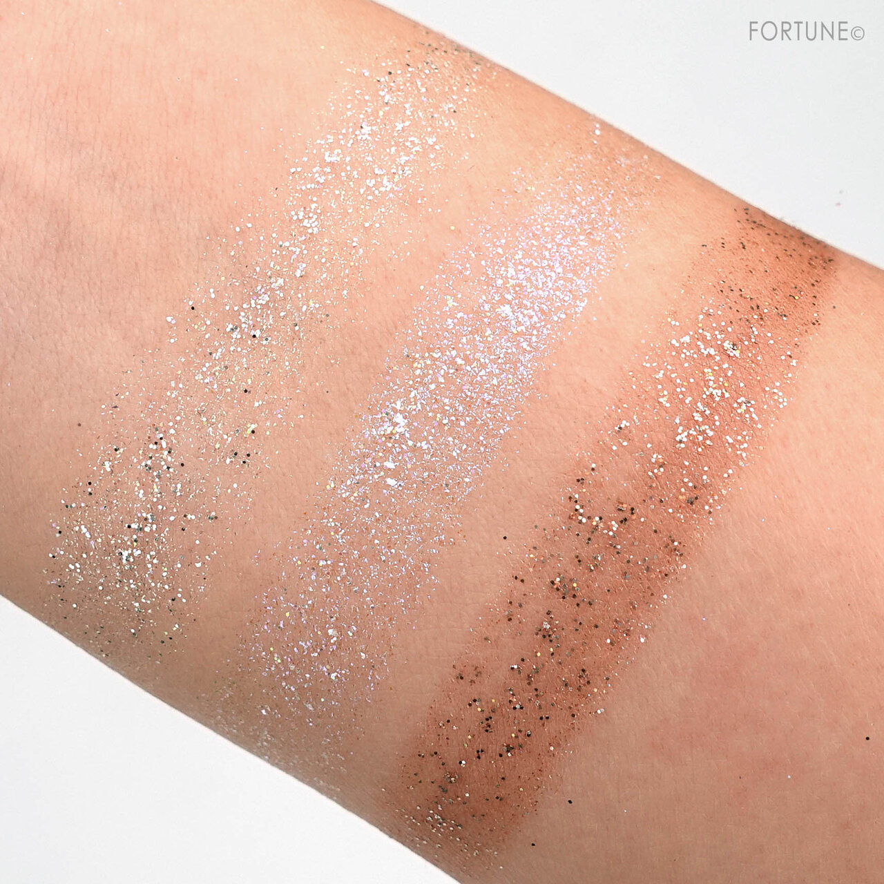 ADDICTION(アディクション) 2020年秋冬 新作コスメ「アディクション ザ リキッド アイシャドウ ウルトラスパークル」レビュー・使用レポ・全色スウォッチ