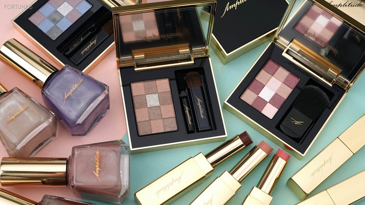 Amplitude(アンプリチュード) 2021春新作コスメ スプリングコレクション「スモーキーシーク フォーアイズ」「スモーキーシーク フォーチークス」レビュー・使用レポ・スウォッチ