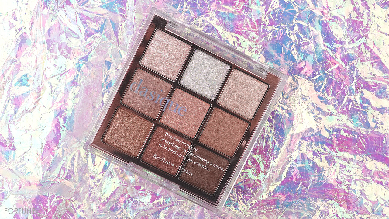 韓国コスメ dasique(デイジーク) 2020年ホリデーコレクション/クリスマスコフレ/新作コスメ『デイジークシャドウパレット』06 スノーブロッサム　使用レポ・レビュー・スウォッチ