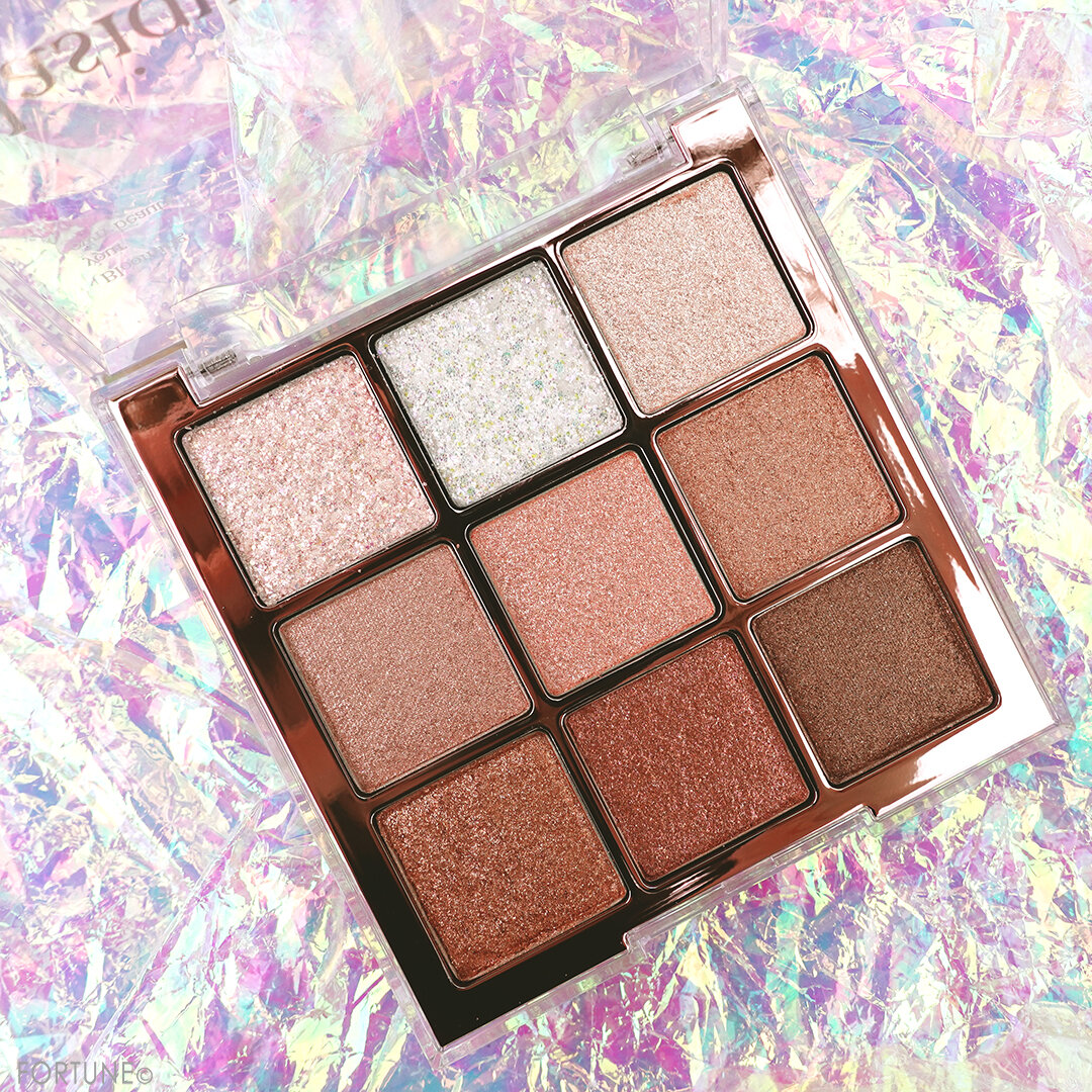 韓国コスメ dasique(デイジーク) 2020年ホリデーコレクション/クリスマスコフレ/新作コスメ『デイジークシャドウパレット』06 スノーブロッサム　使用レポ・レビュー・スウォッチ