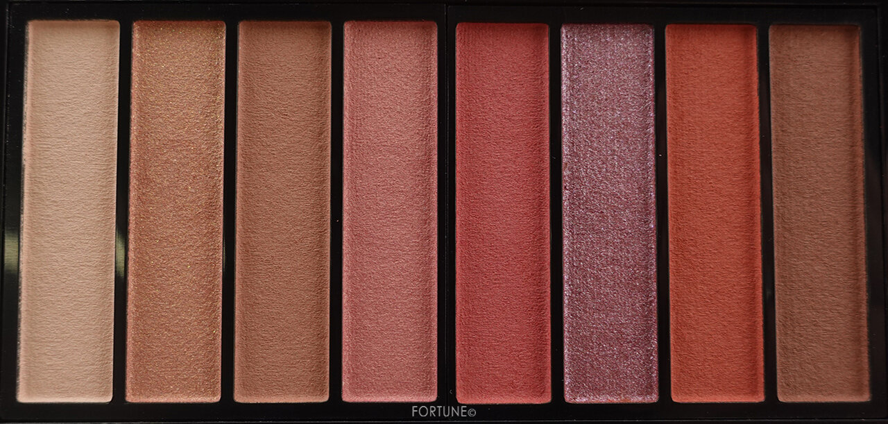 REVLON(レブロン) 2020秋冬 新色/新作コスメ『レブロン カラーステイ ルックス ブック パレット』 950 ドリーマー　スウォッチ・使用レポ・レビュー