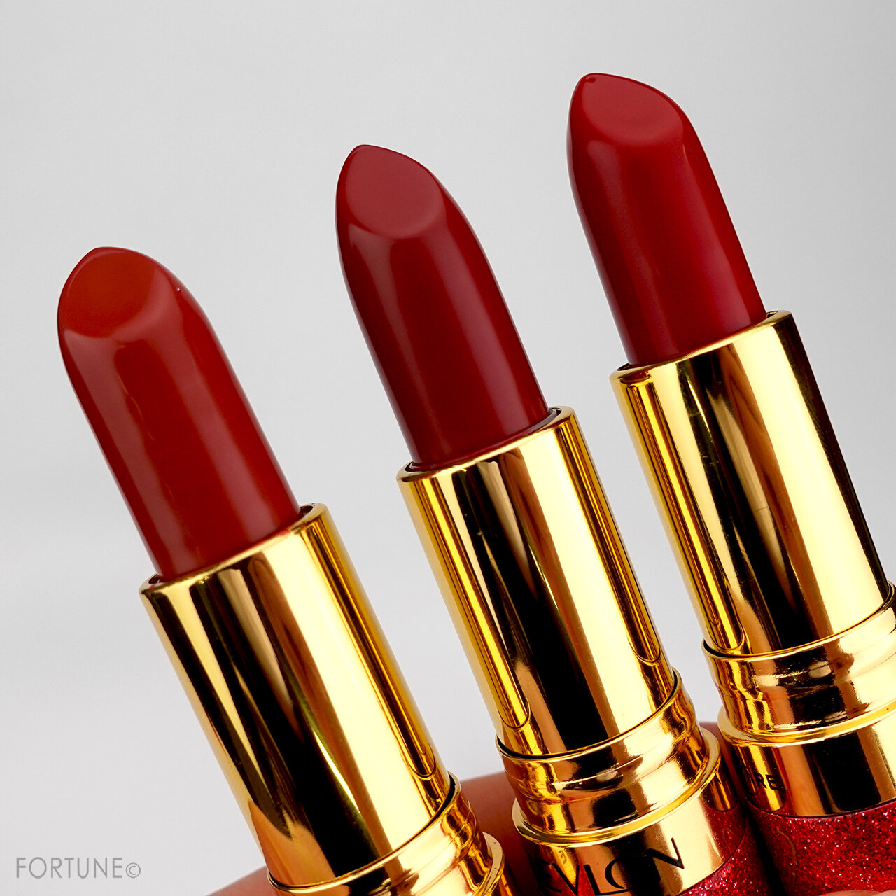 REVLON(レブロン) 2020新作コスメ/限定色・パッケージ ジェシカ・ジュンサイン入り「レブロン スーパー ラストラス リップスティック」レビュー・全色スウォッチ・使用レポ