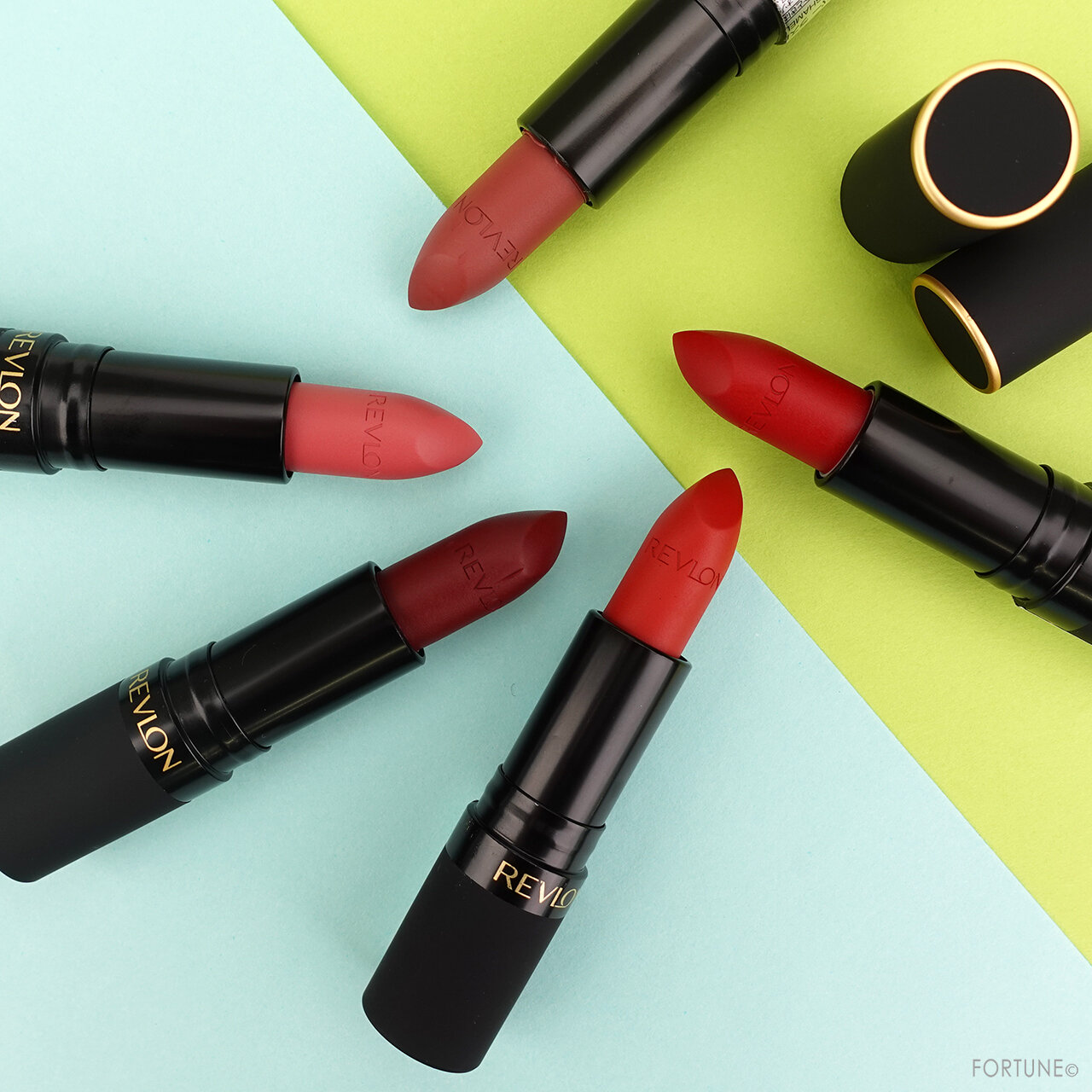 REVLON(レブロン) 2020冬新作コスメ『レブロン スーパー ラストラス ザ ラシャス マット』レビュー・全色スウォッチ・使用レポ