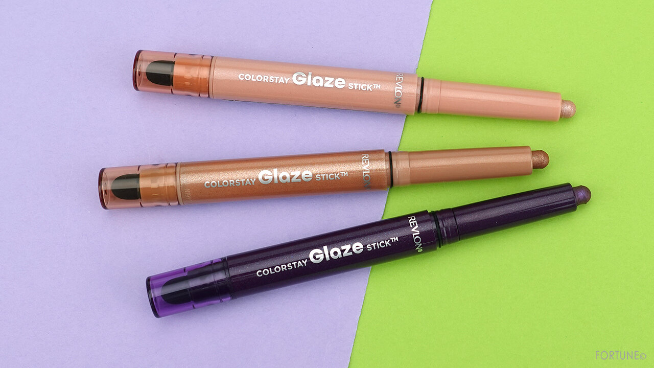 REVLON（レブロン）2020冬新作コスメ『レブロン カラーステイ グレイズ スティック』『レブロン カラーステイ ベロア スティック』