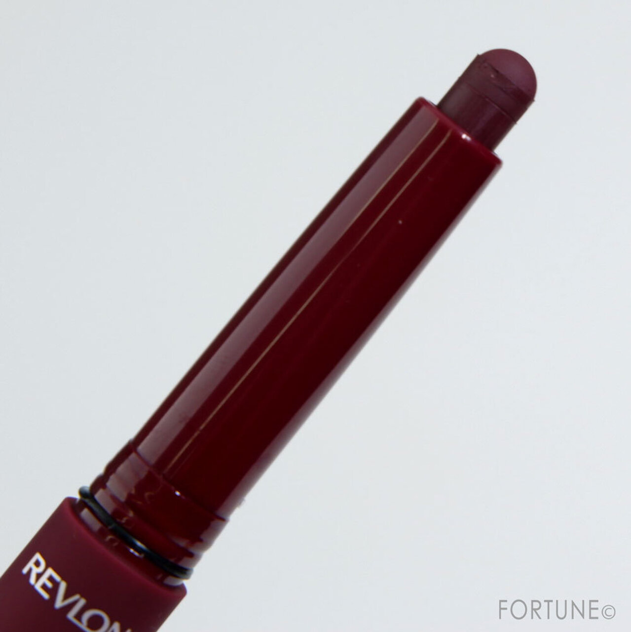 REVLON（レブロン）2020冬新作コスメ『レブロン カラーステイ グレイズ スティック』『レブロン カラーステイ ベロア スティック』