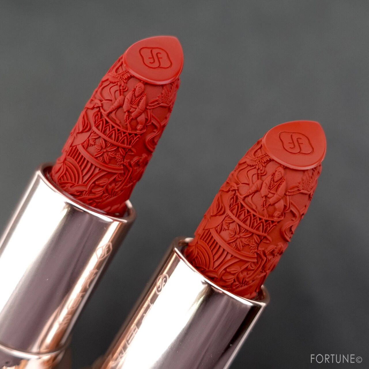 人気中国コスメブランド[花西子]雅磁知音限定ギフトボックス/ 花露玲瓏陶磁リップ