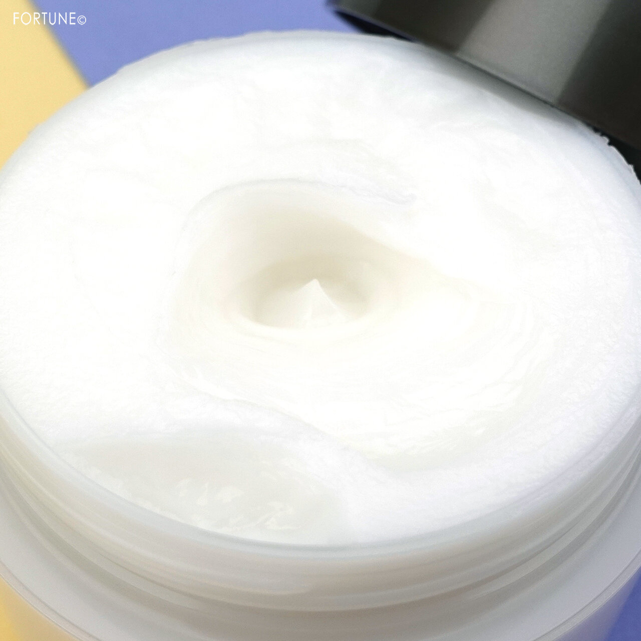 画像：plus eau（プリュスオー）2021新作「メロウリュクスマスク」