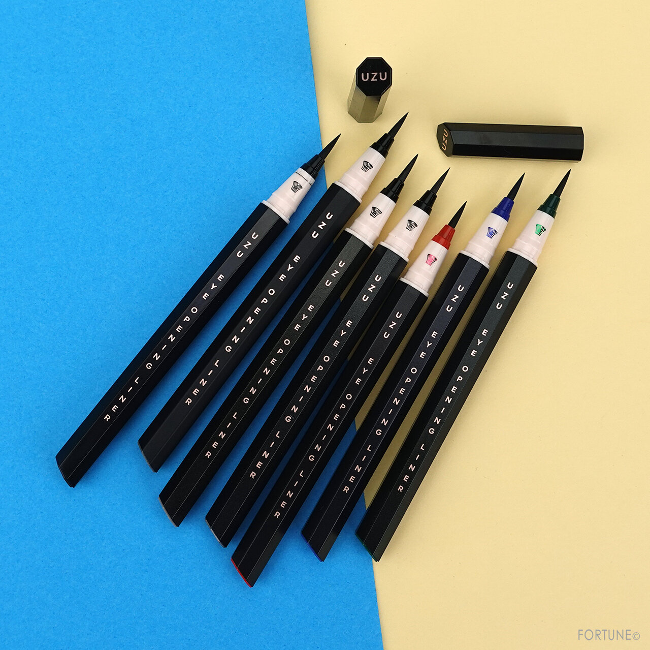 UZU(ウズ)2021新作コスメ「アイオープニングライナー セブン シェイズ オブ ブラック」