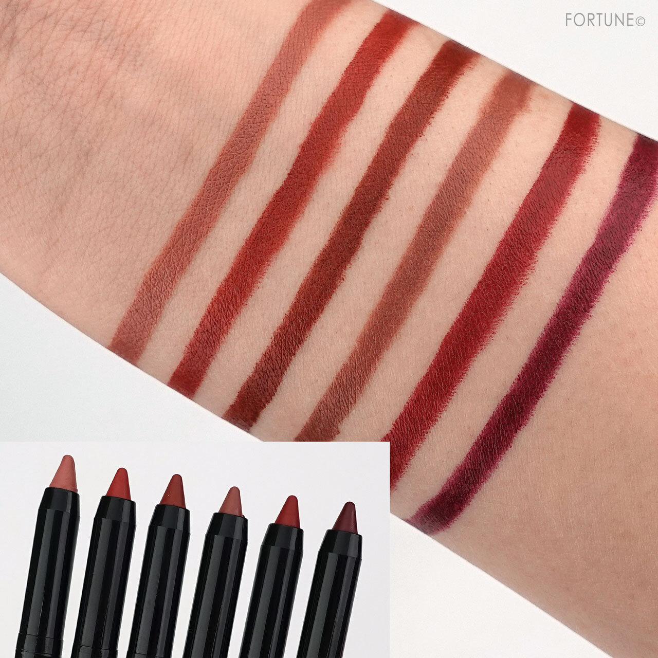 BOBBI BROWN/ボビイ ブラウン「リュクス ディファイニング リップスティック」