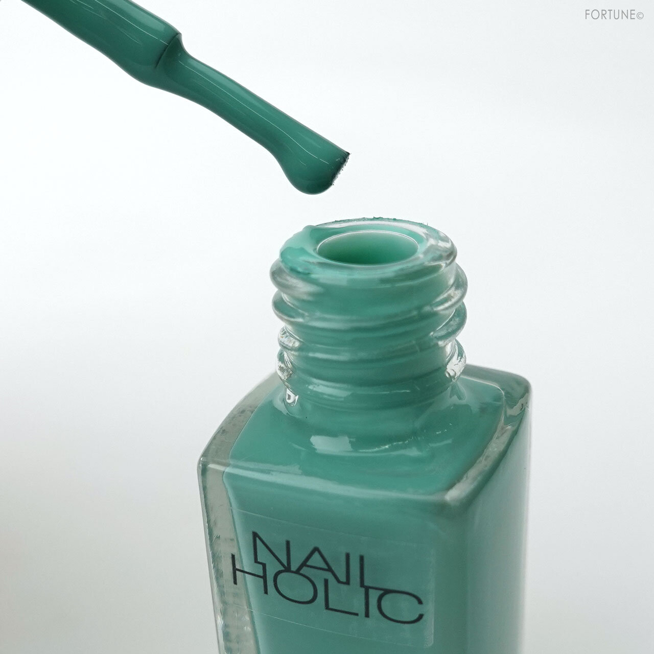 株式会社コーセー NAIL HOLIC/ネイルホリック 2021春新色