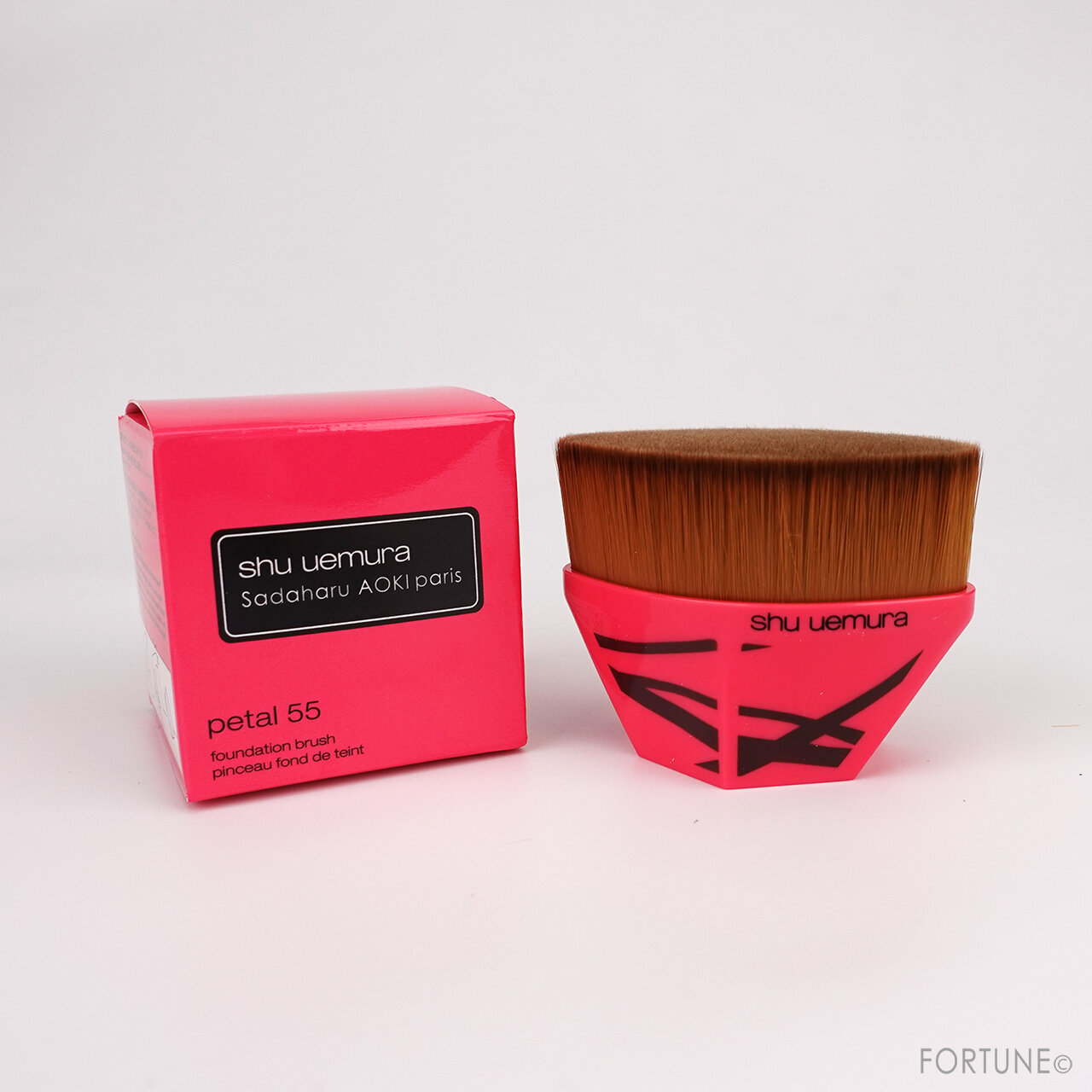シュウ ウエムラ「ペタル 55 ファンデーション ブラシ」