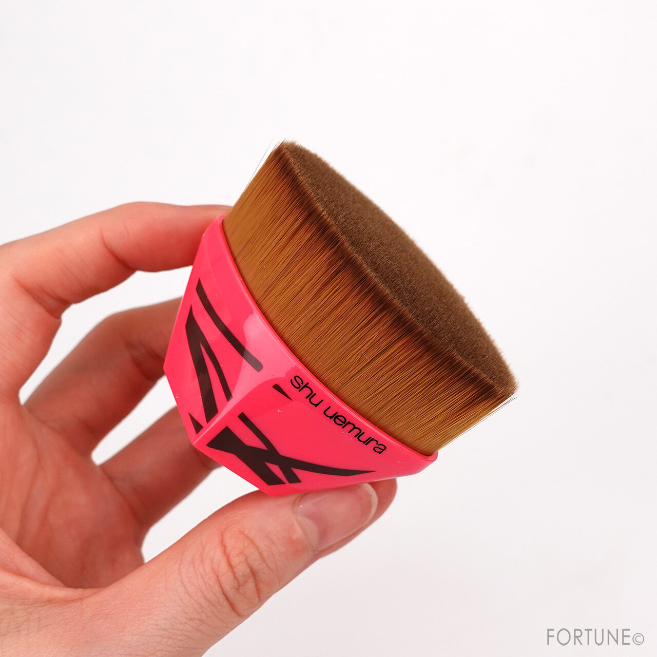 シュウ ウエムラ「ペタル 55 ファンデーション ブラシ」