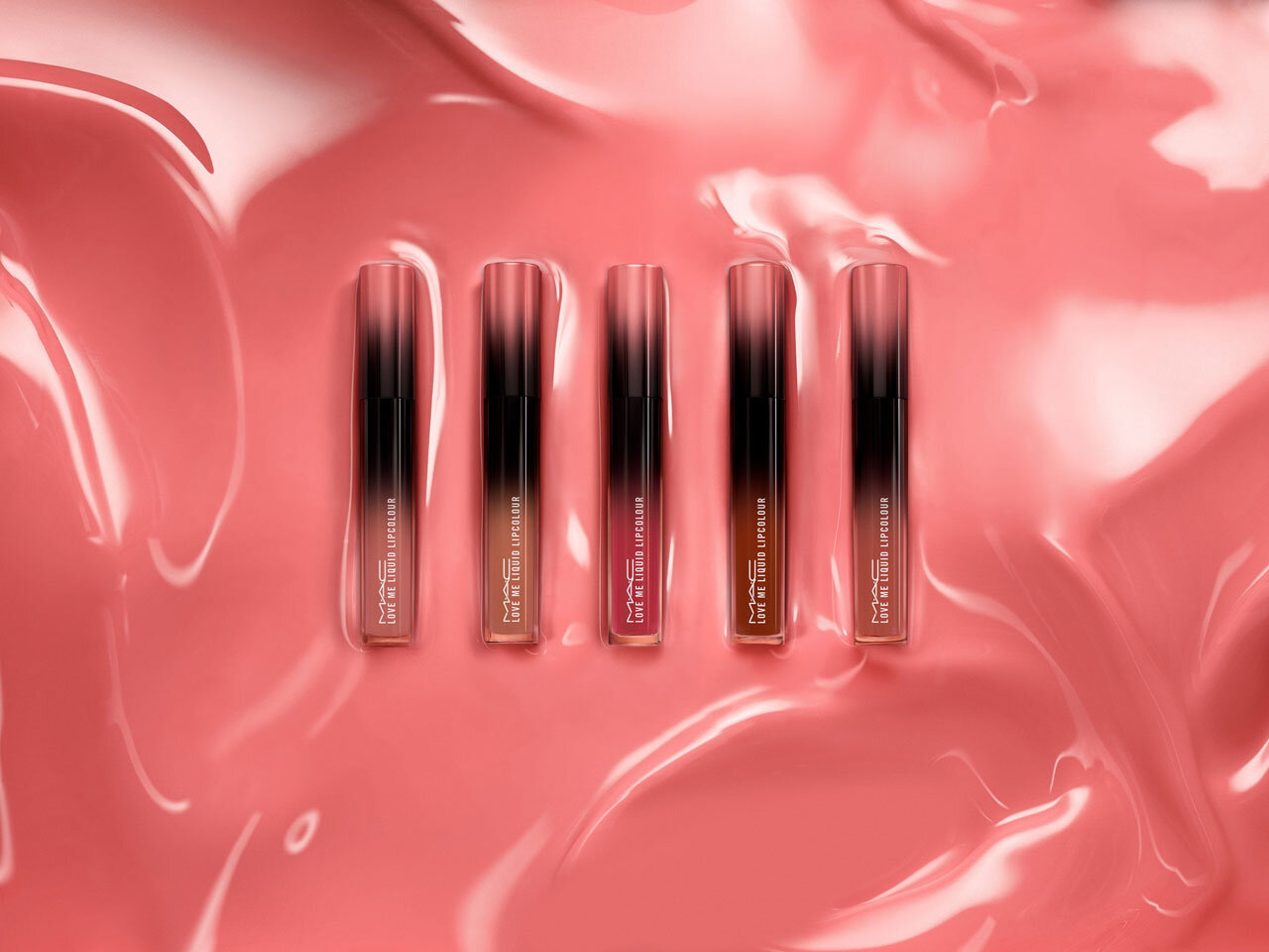 M·A·C/マック×リサ「ラブ ミー リキッド リップカラー」