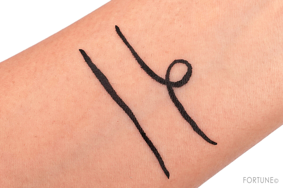 MISTINE IDOLO ICI EYE アイライナーアンドアイシャドウ