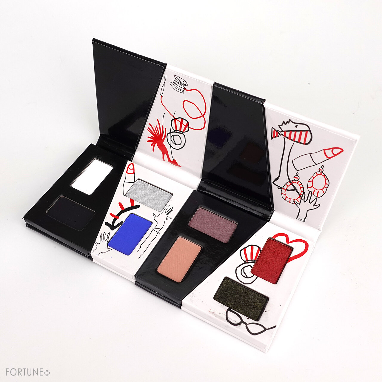 M·A·C/マック×ディズニー クルエラ「スモール アイシャドウ×8」